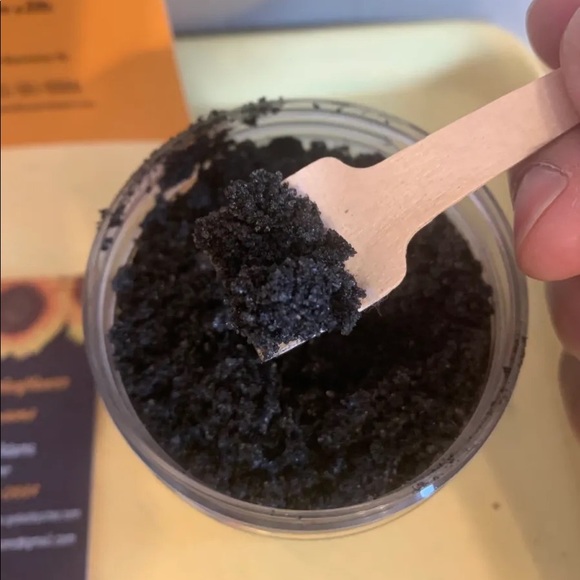 Activated Charcoal Sugar Scrub - Picture 1 of 2